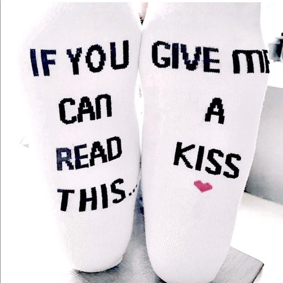 NEW If You Can Read This . . Give Me A Kiss Socks - Picture 1 of 5